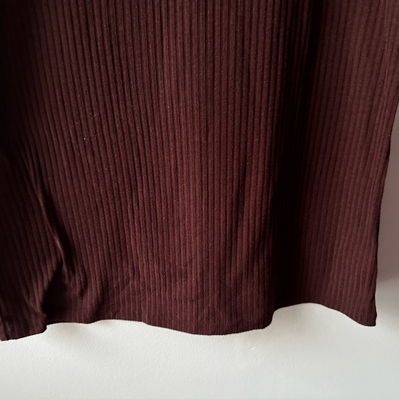 Torrid Burgundy Red Ribbed Sleeveless Top Size 1X - Picture 4 of 7